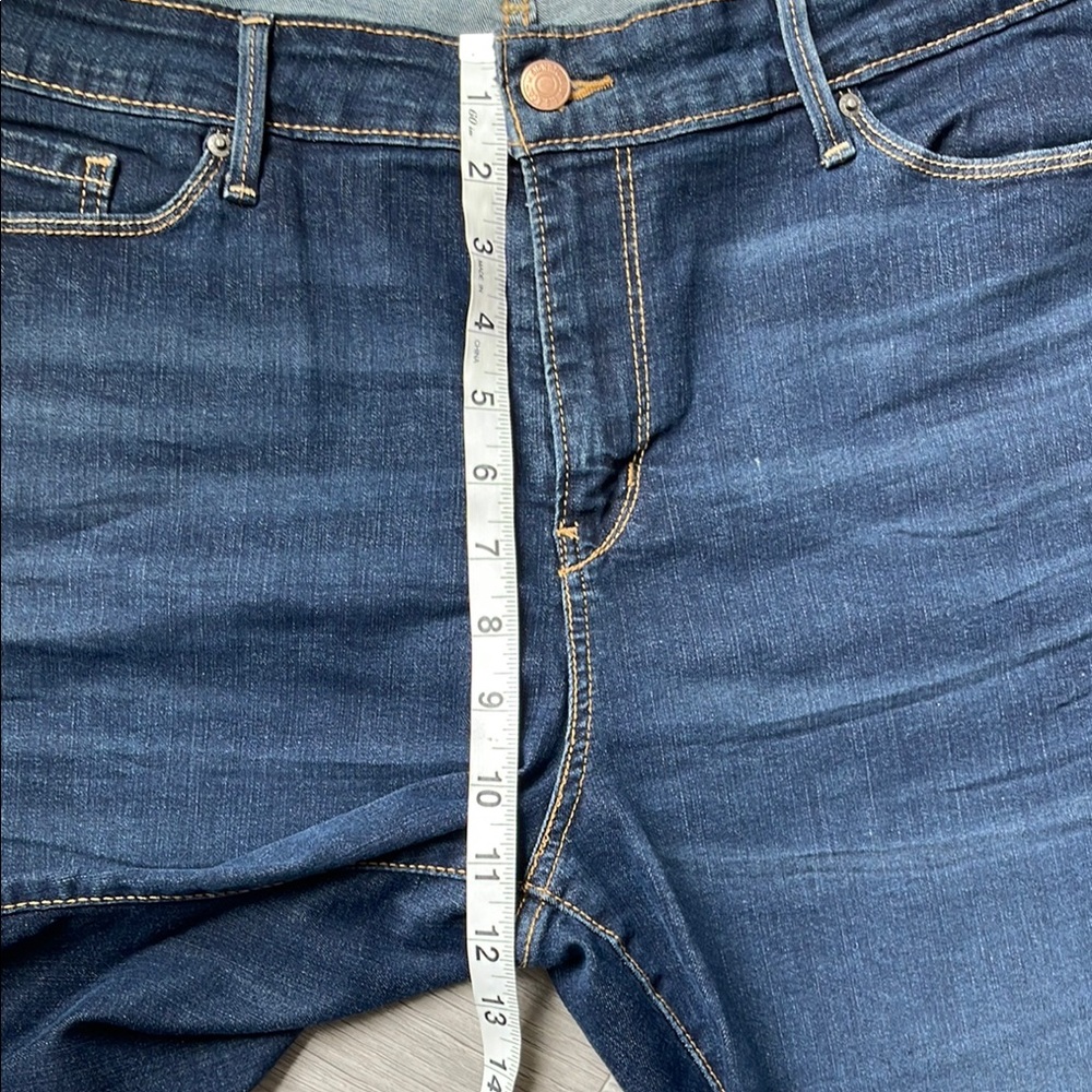 Levi Strauss Dark Blue Bermuda Shorts - Picture 7 of 13